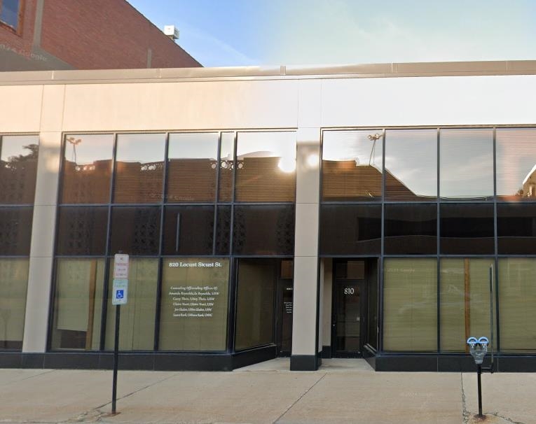 820 Locust Street