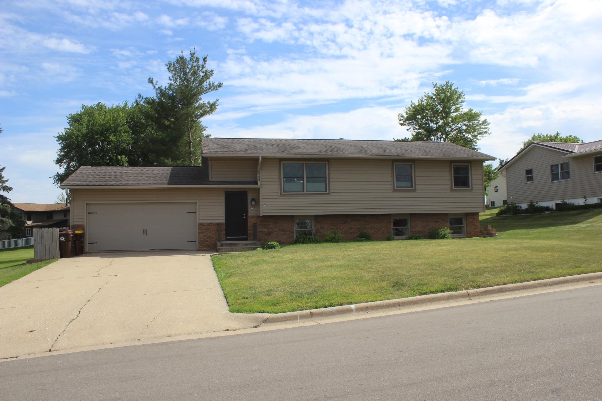 717 Country Club Drive