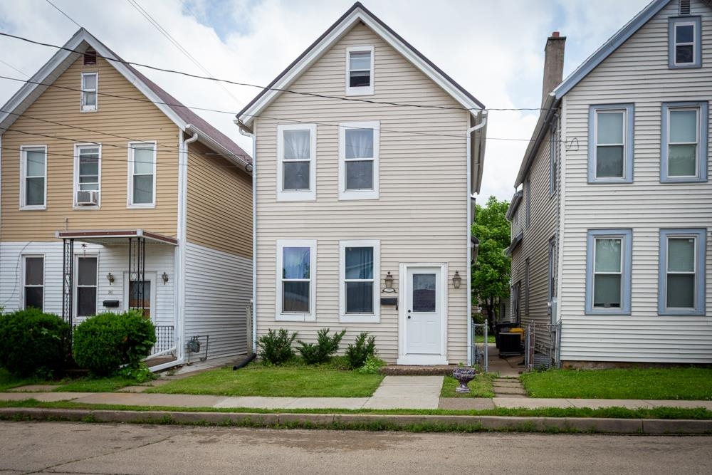 74 E 25 Street