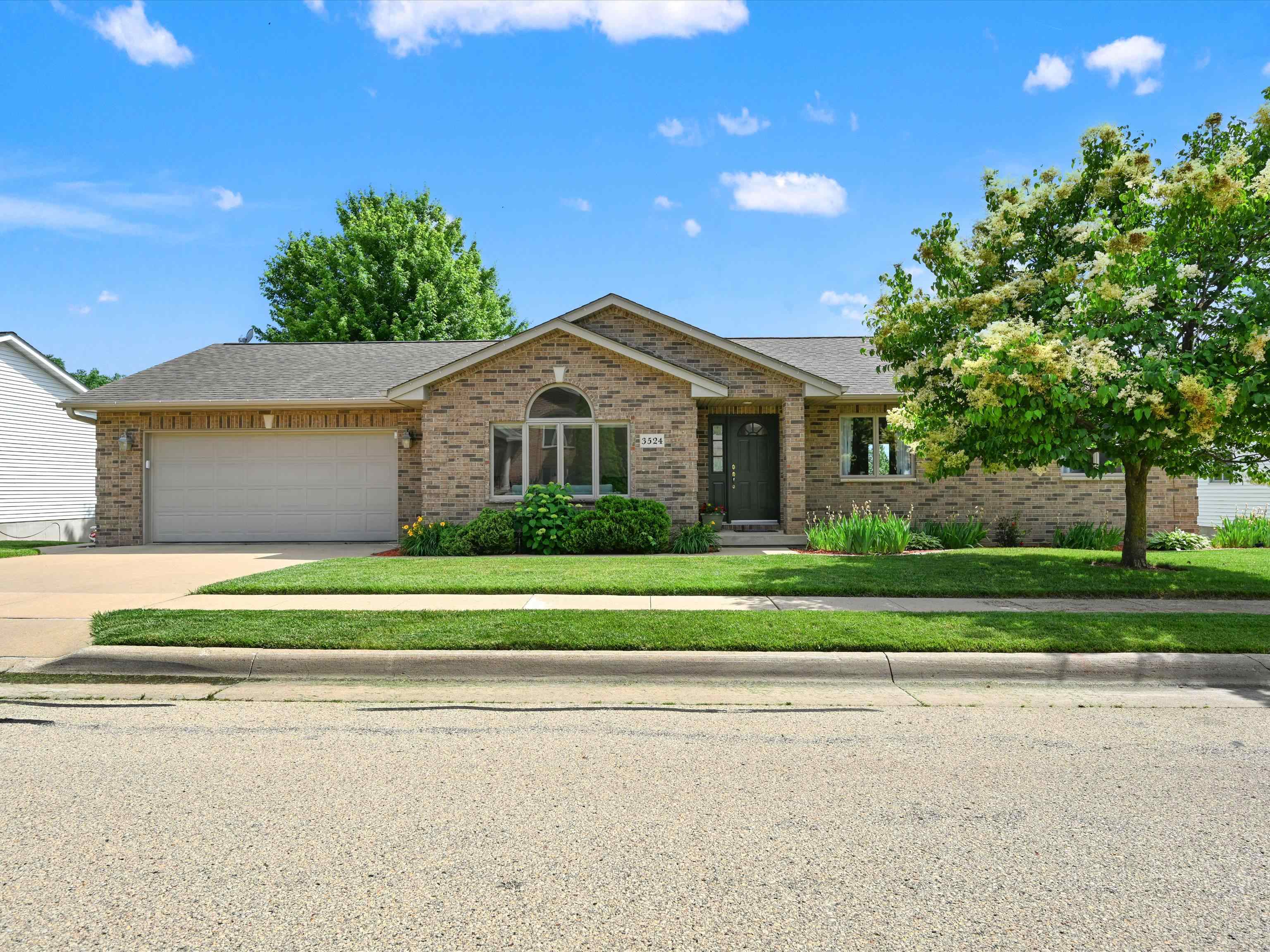 3524 Lunar Drive