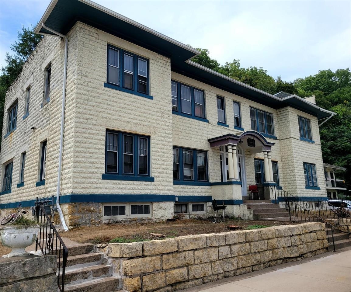 2555 Central Avenue