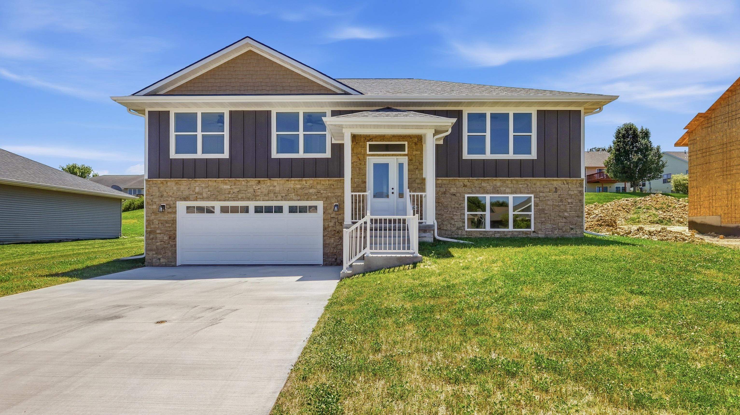 6100 Lynbrook Drive