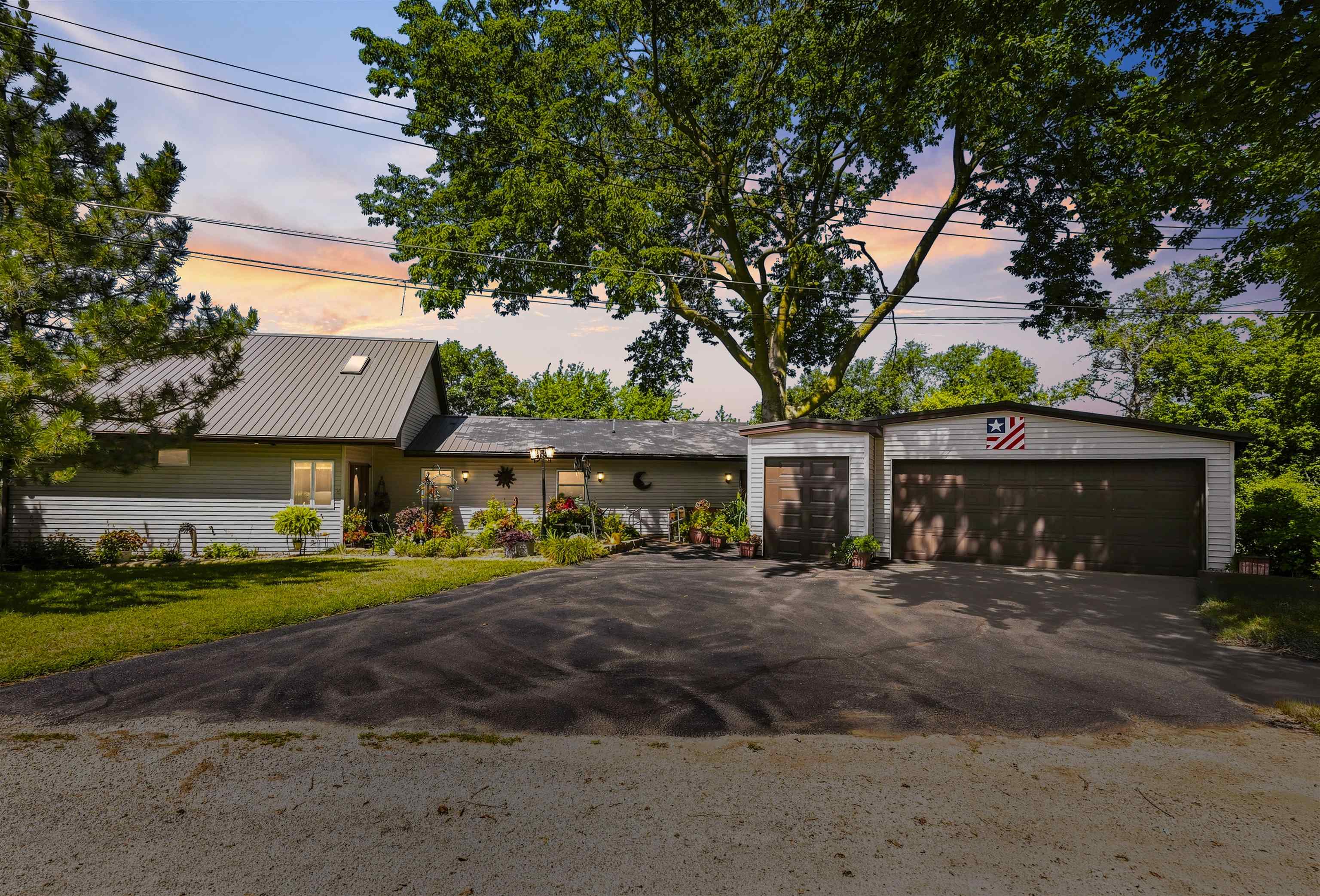5218 Riverview Circle Drive