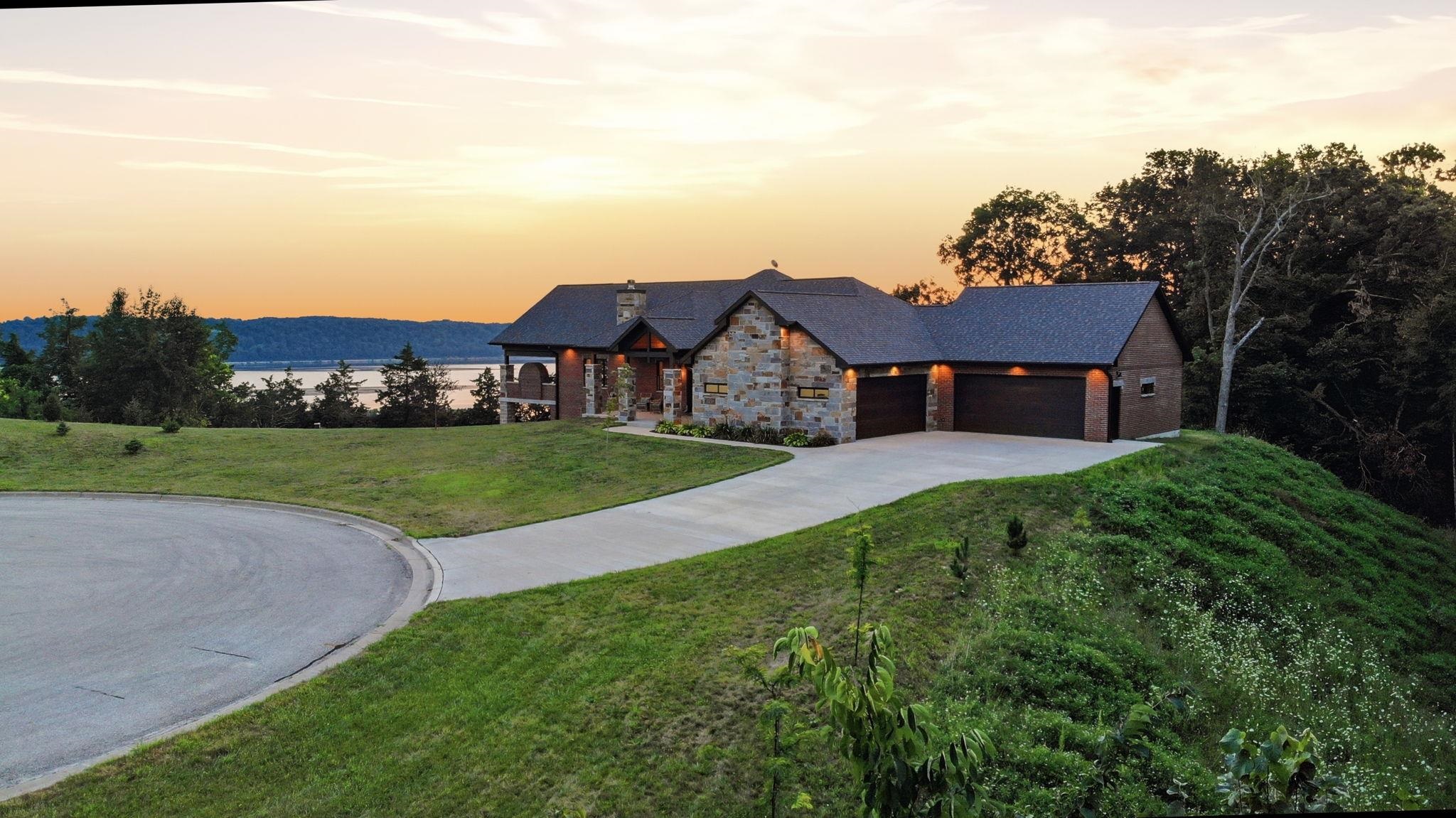 1597 Bluff Hollow Trail