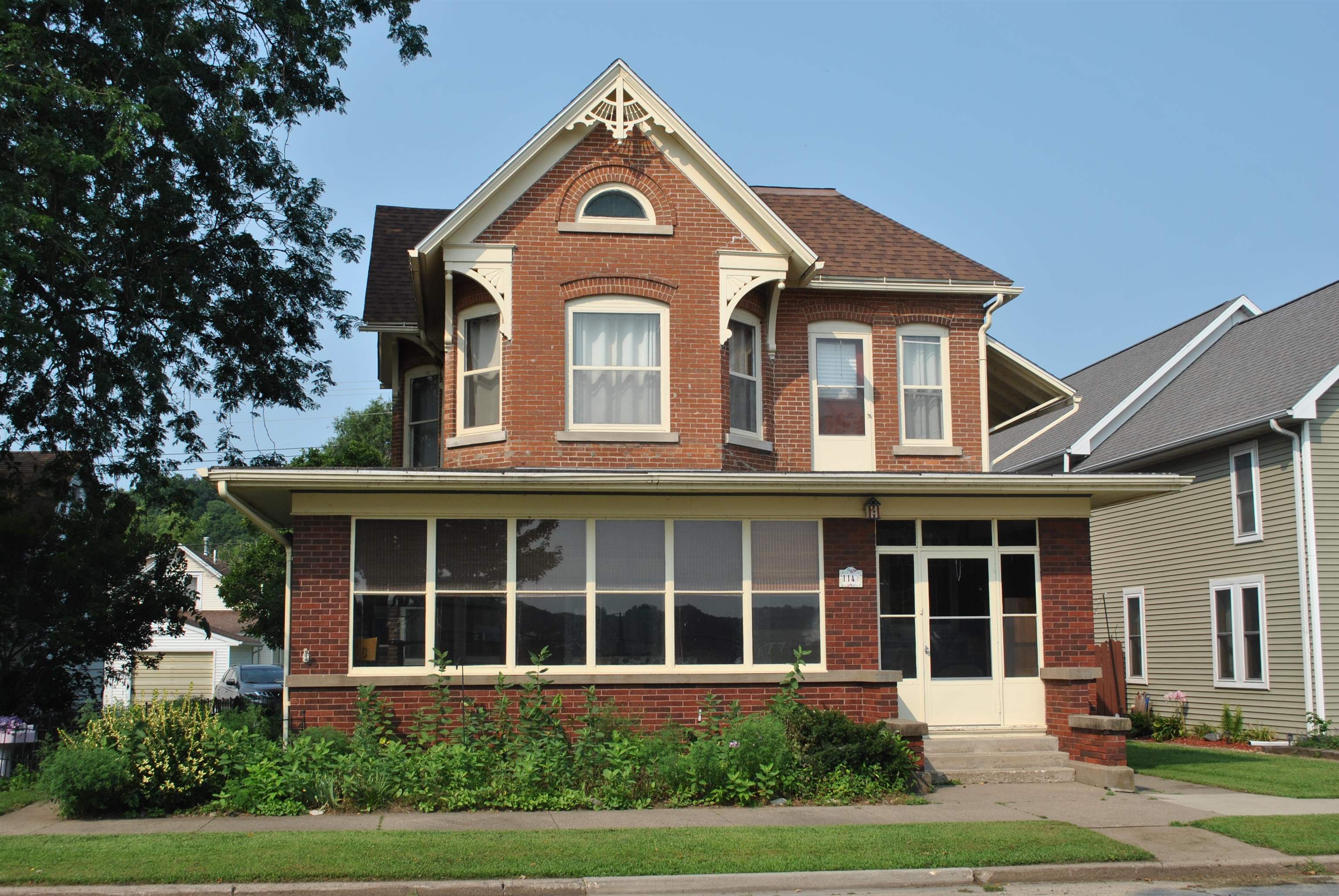 114 S River Park Drive